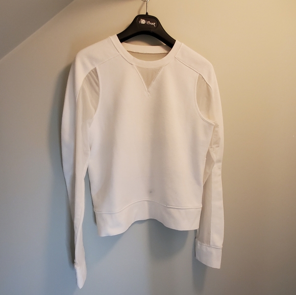Mesh sweater